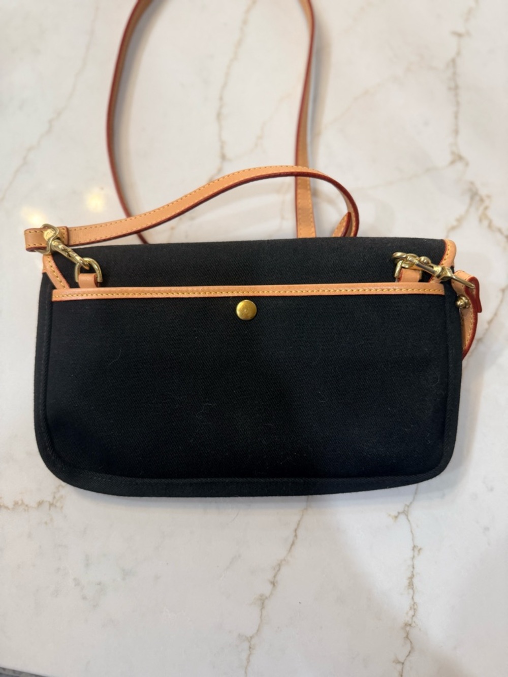 Dooney & Burke Canvas Envelope style cross body bag - Picture 2 of 6